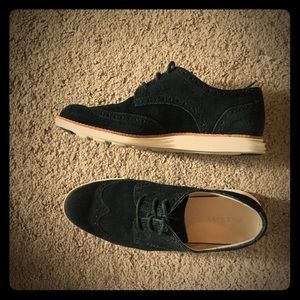 Cole haan suede oxford in black “c” wide width